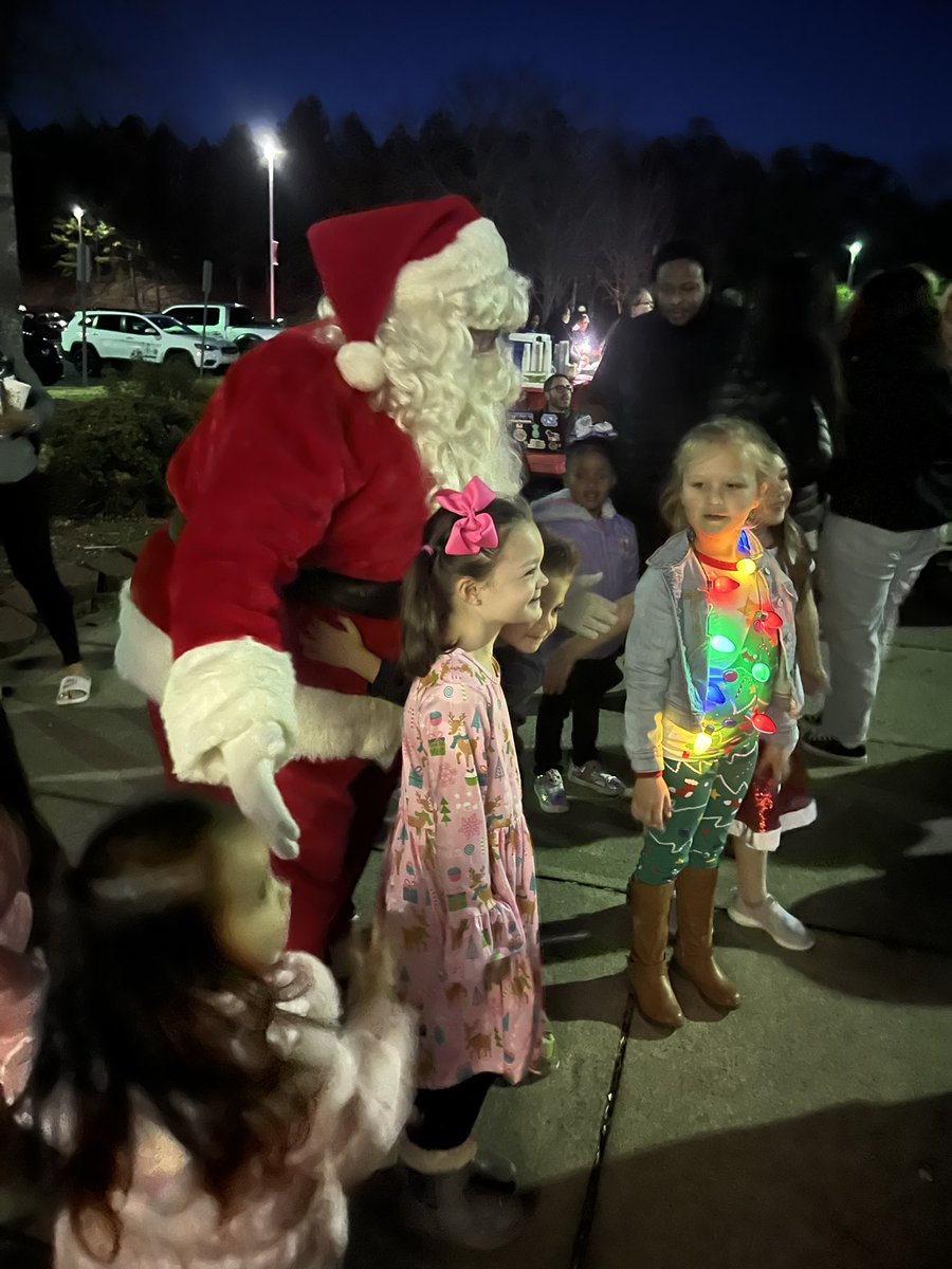 Great time last night <a href="/wmirvinelem/">W.M. Irvin Elementary</a> with our family holiday sing along sponsored by our PTO. Kids were singing, drinking hot chocolate, making cards, and visiting with a special guest. Thank you PTO!