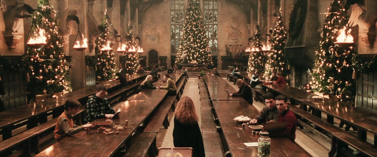 itsmovies's tweet photo. Christmas at Hogwarts really feels like home. https://t.co/cL74v64kzY
