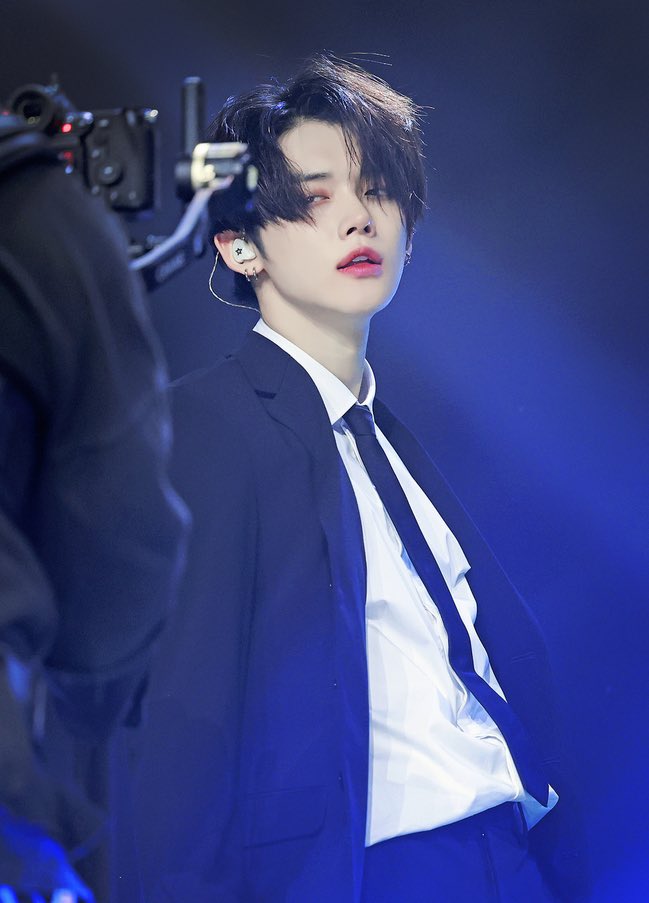 _tae0_'s tweet photo. 뭔들 다 잘 어울려요 왕자님아,, https://t.co/4b36gY8yUb