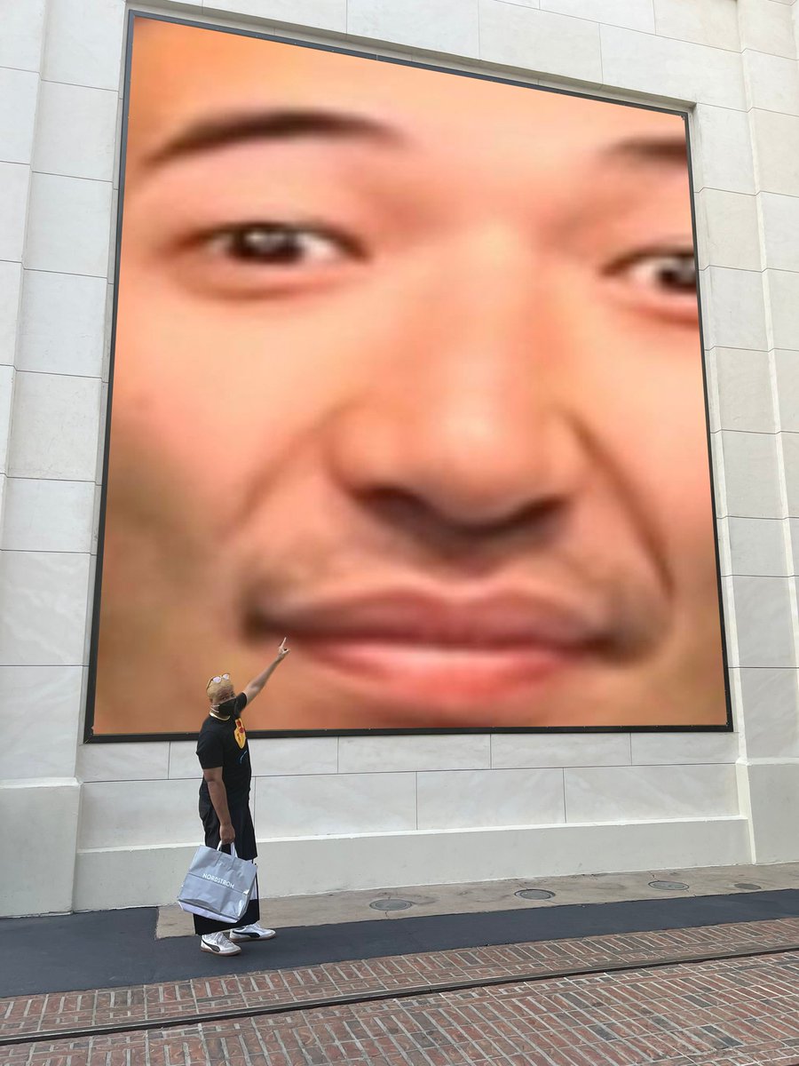 FlyGuyKyKy2's tweet photo. @HiSaltyy @EsfandTV The point is for emotes to be visible https://t.co/NVg8mBfuKb