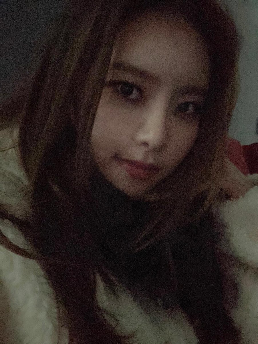 she is comfort in a person

#Weeekly #위클리 #김지민 #지민 #먼데이 #Monday #Weeekly_HolidayParty #홀리데이파티_참석은_누가할래 <a href="/_Weeekly/">Weeekly (위클리)</a>