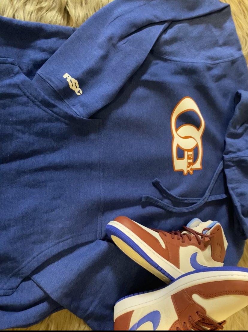 uncle_rjs's tweet photo. Its been a minute but...... #OGFLY #RSC @nike @seeyoudifferent AJ1Zoom https://t.co/7C7DRqJMet
