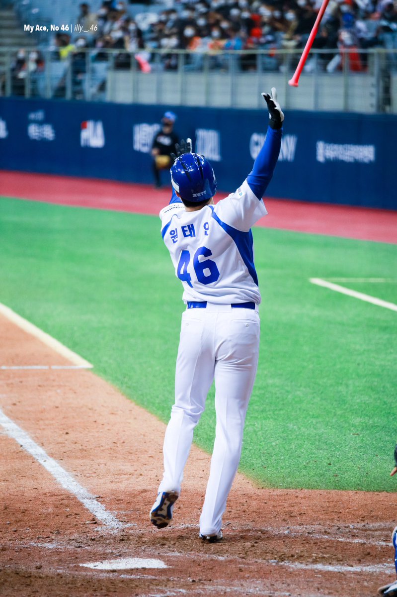 홈런 빠던 태인ㅋㅋㅋㅋㅋㅋㅋㅋㅋㅋㅋ 
📸 211204 자선야구
#삼성라이온즈 #원태인