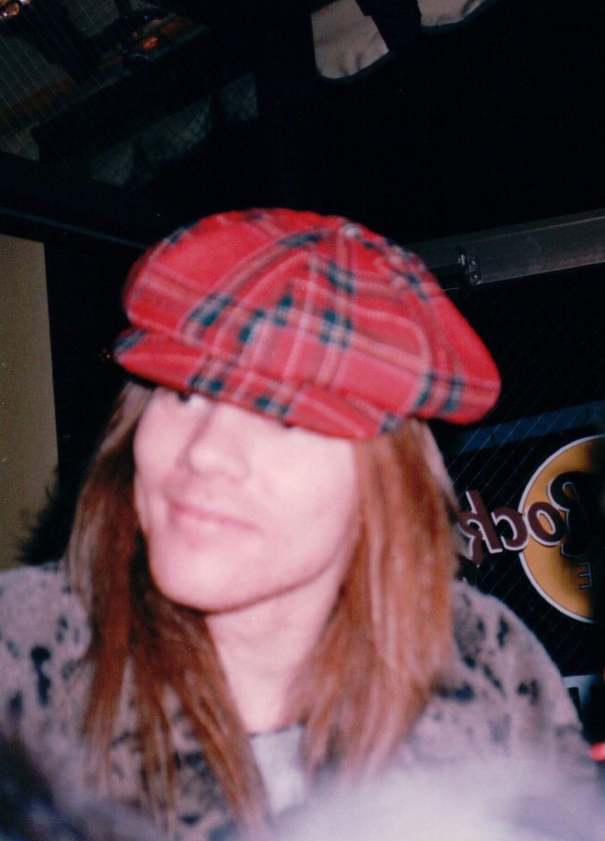 8ballsJun's tweet image. 毎年12月恒例！1988年12月ガンズ初来日時に友人が撮ったAXL🌹🌹🌹
