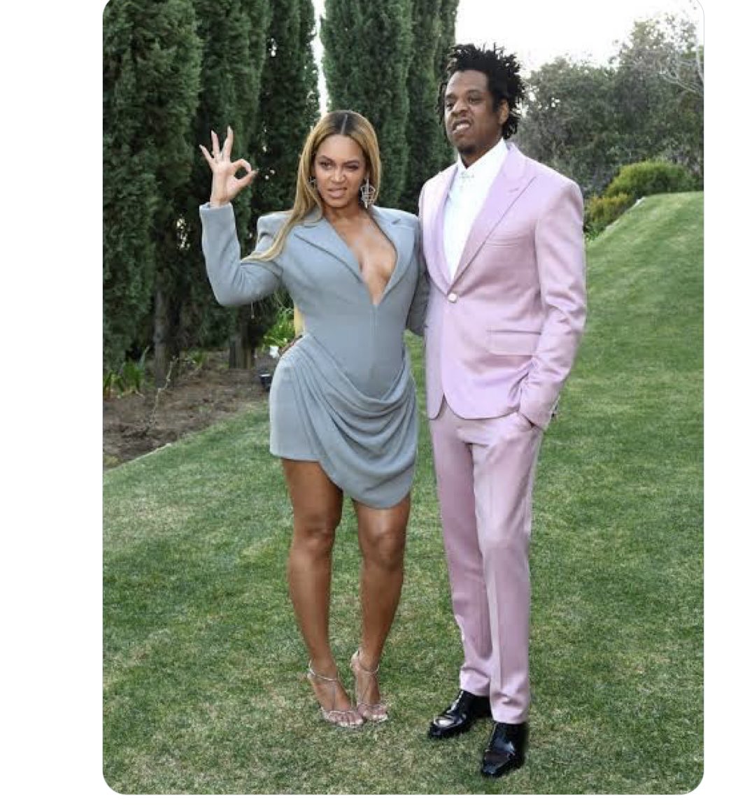 MochaBands's tweet image. “Tight circle, No squares 
I’m geometrically opposed to you
Y’all like to try angles
Y’all like to troll do you?”
Sheesh😷
#jayz #barsmatter🎤