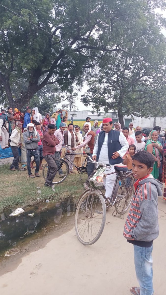 DeepuCh60043395's tweet photo. @yadavakhilesh @dimpleyadav ।।।।#tirva विधानसभा https://t.co/scTXX4Iwhf