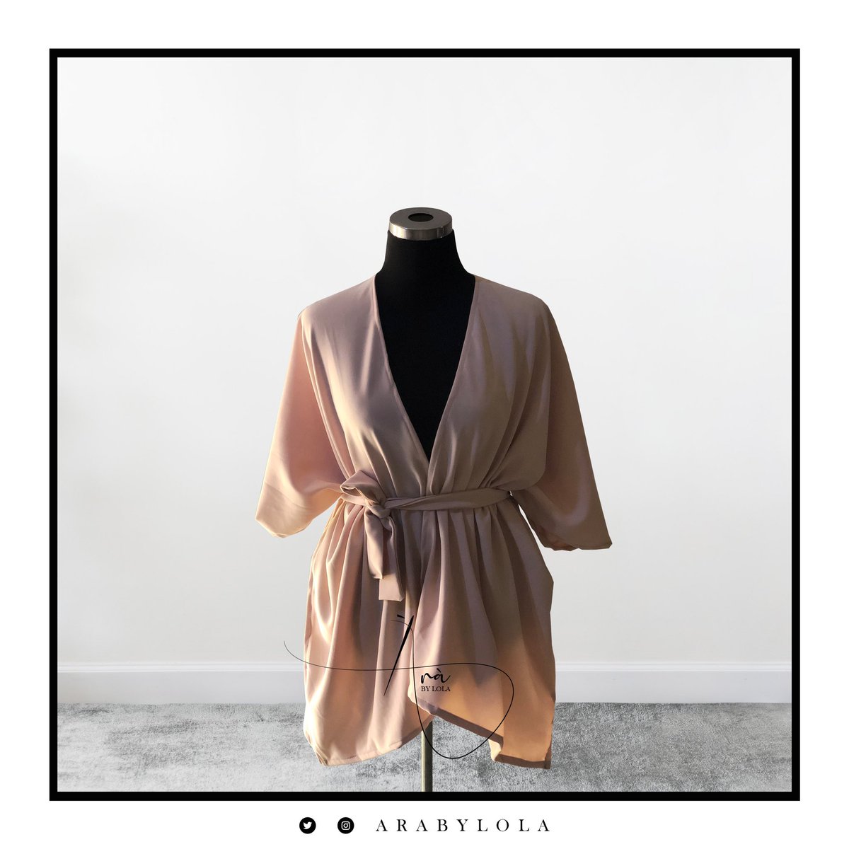 arabylola's tweet photo. Fall kimono available. 
NGN 2500
Size: One size fits all.
Length: 30’
kindly note that this could also be made available in any colour or length of your choice. 

Send a DM to order. (Limited Stock) https://t.co/PwpQkL3f0U