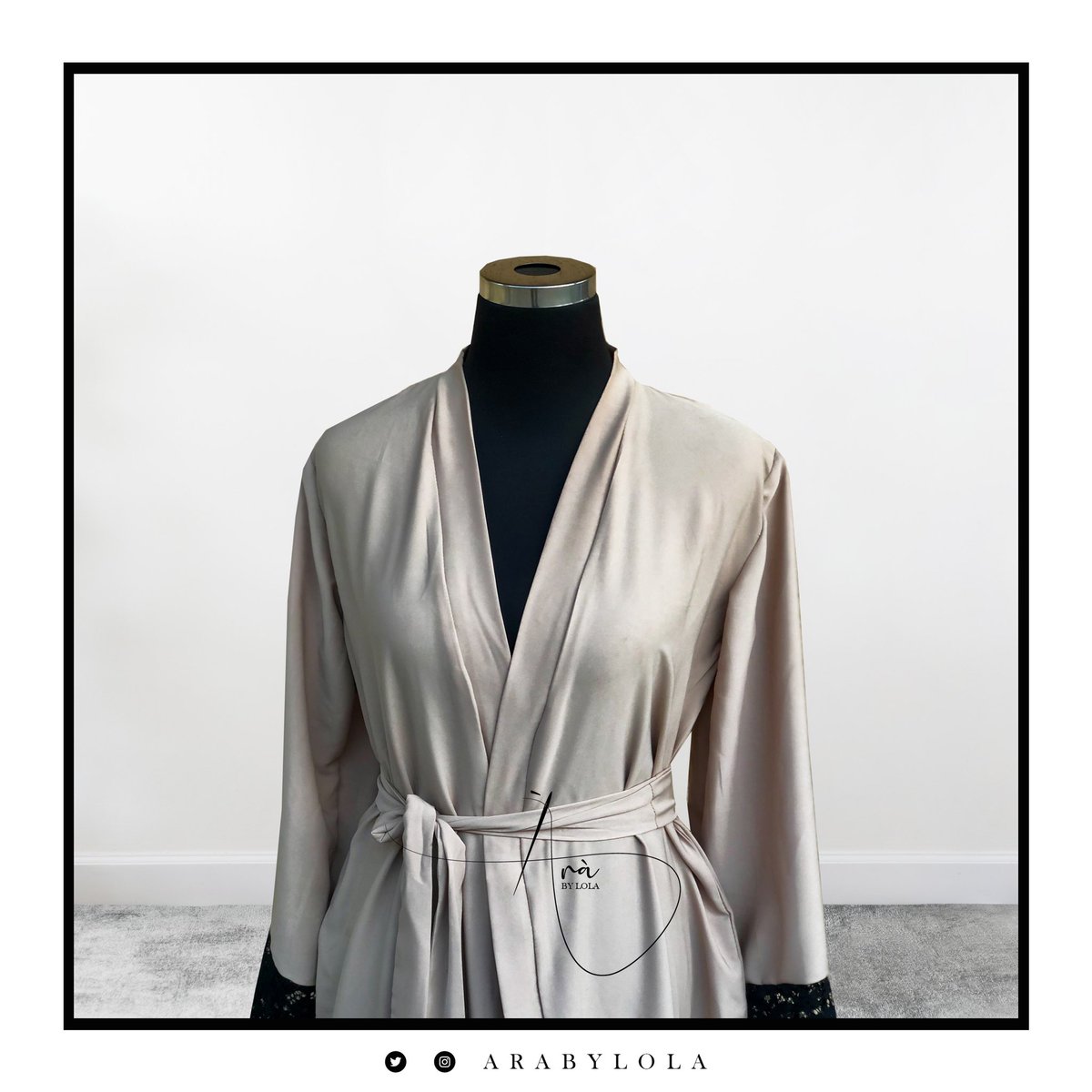 arabylola's tweet photo. Abaya ✨
NGN 5000
Available in Sizes: 8,10,12
Colours: Black,Nude and Orange (check thread)
Details: Lace sleeve
Kindly note that this could also be made available in any colour or fabric of your choice. 

Send a DM to order. (Limited Stock) https://t.co/aNzg3riwKI