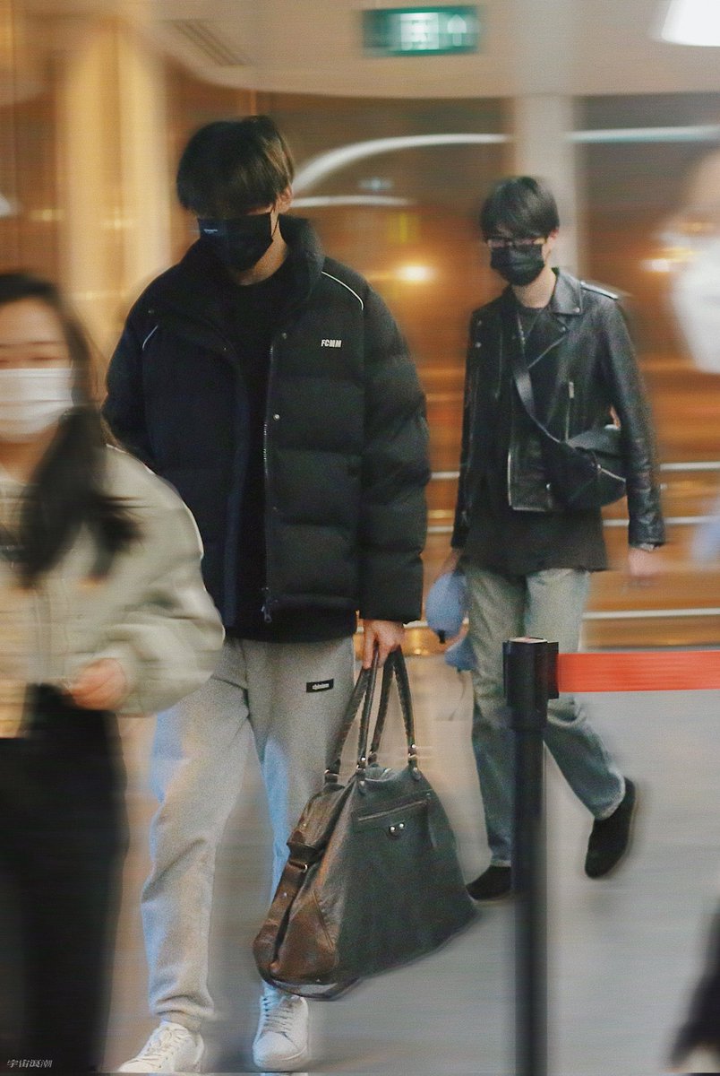 keyuanarchive's tweet photo. [211204] Safe Flight📸

Cr. ·六幺令·

《#yzl #keyuan #โจวจาง #元周率 #zhouzhang》

#ZhouKeYu #周柯宇 
#ZhangJiayuan #张嘉元 https://t.co/LaXcD7tYpL