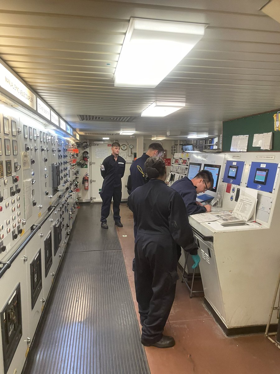 HMSScottRN's tweet photo. There are many things to do to get a ship ready for Operational Sea Training. The bridge team practise for their Rules of the Road exam after a morning of firefighting and damage control. Still have time for passing friends #greatscott #greatraining @HMS_Richmond @RFAFortVictoria https://t.co/oebJyDnq5u