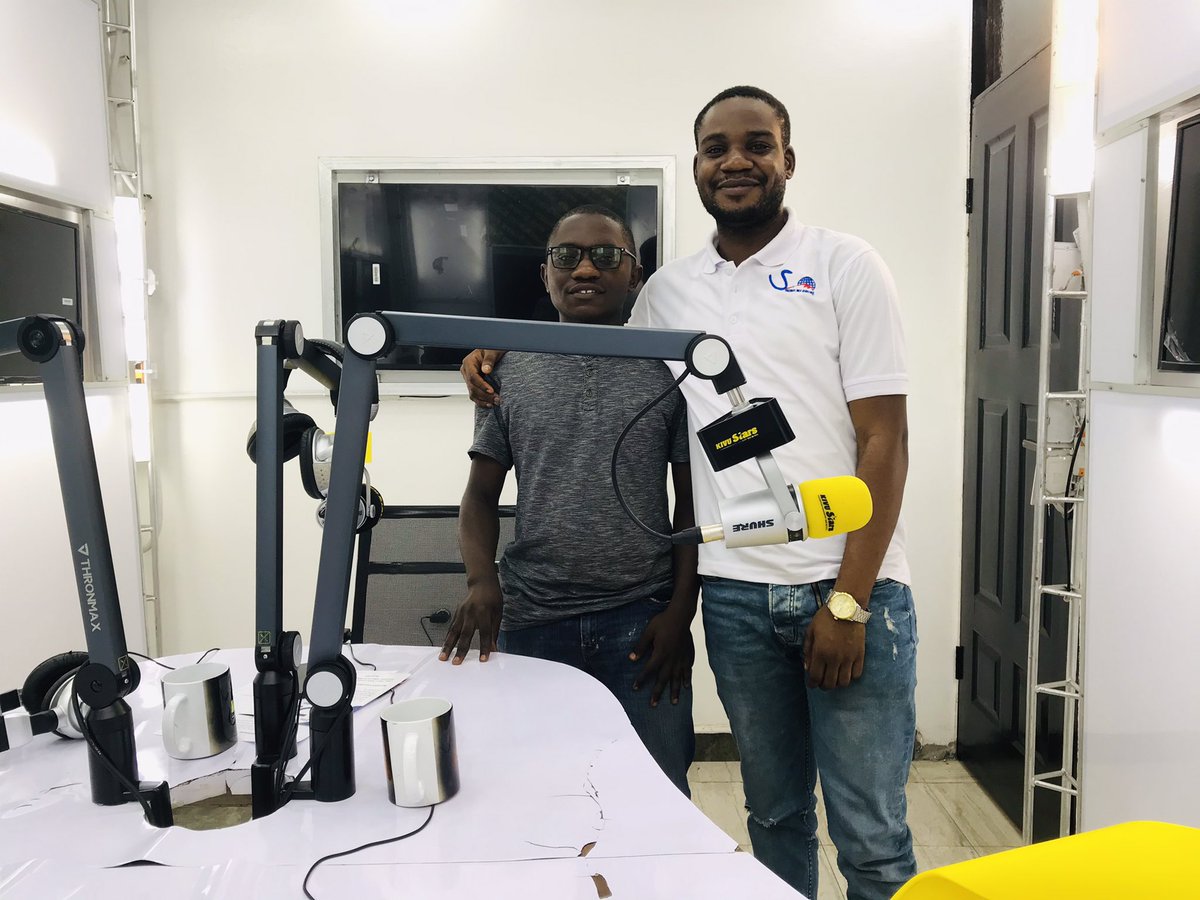 StewardMuhindo's tweet photo. Heureux d’être passé à #KivuStars pr l’émission page d’histoire consacrée ce samedi aux ADF et à l’insécurité à #Beni. Au delà dla qualité des échanges et la participation des auditeurs, c’est la beauté du studio qui m’a impressionné. Bravo aux cerveaux derrière le projet. https://t.co/wYrfjIxtGP