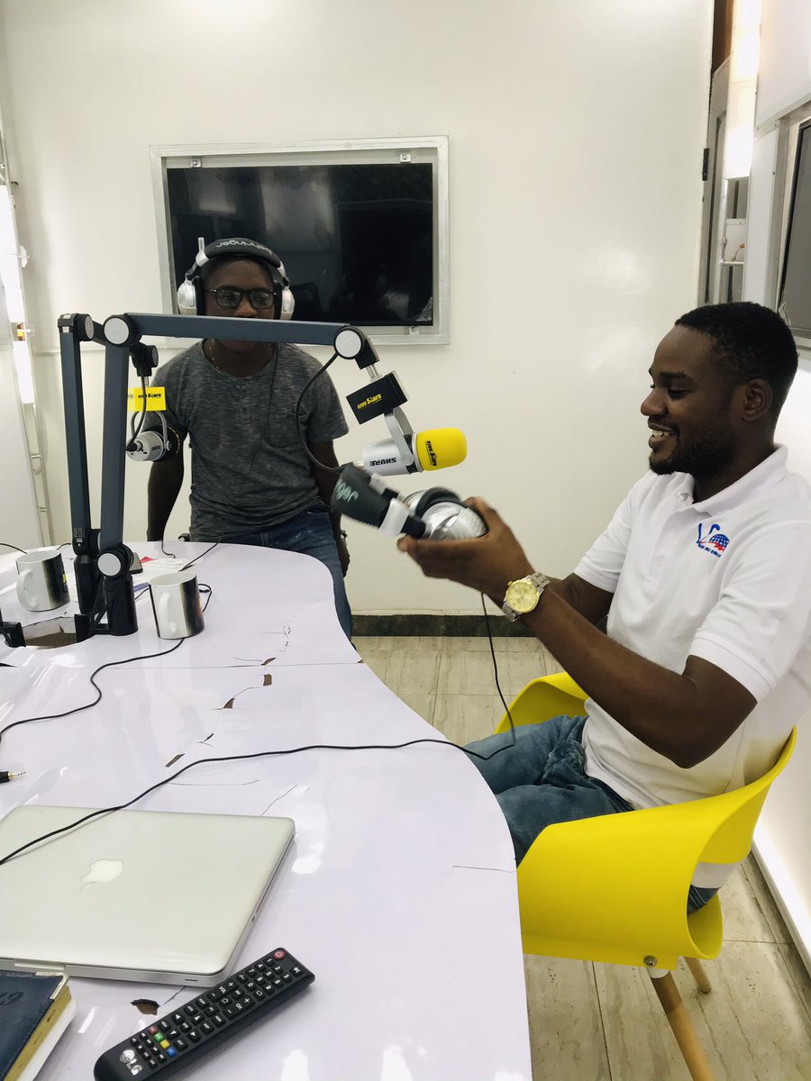 StewardMuhindo's tweet photo. Heureux d’être passé à #KivuStars pr l’émission page d’histoire consacrée ce samedi aux ADF et à l’insécurité à #Beni. Au delà dla qualité des échanges et la participation des auditeurs, c’est la beauté du studio qui m’a impressionné. Bravo aux cerveaux derrière le projet. https://t.co/wYrfjIxtGP