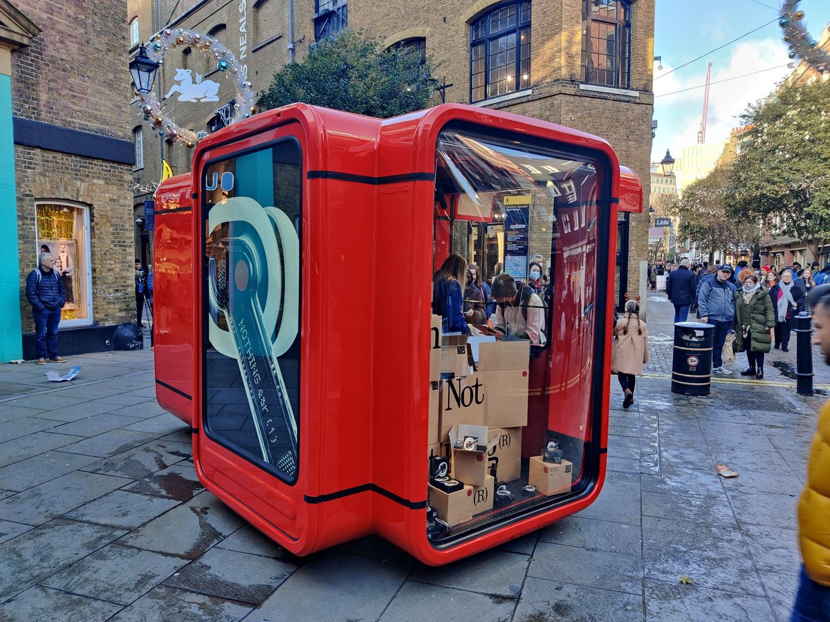 AkisEvangelidis's tweet photo. Awesome to meet users and community investors for our first Nothing Kiosk in London. Shout out to Matt who turned up at 7am to get the #1 of #the100. https://t.co/Lo1368cxAs