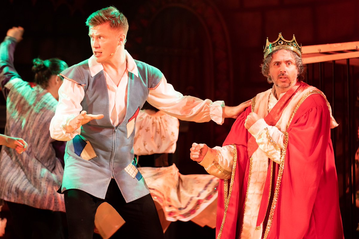 colinhubbard's tweet photo. Just a King. #panto #threeshows https://t.co/Hp72GT4xcv