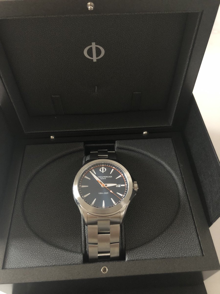 BilalEncore's tweet photo. ma nouvelle montre est incroyable https://t.co/zgDYrgqoKc
