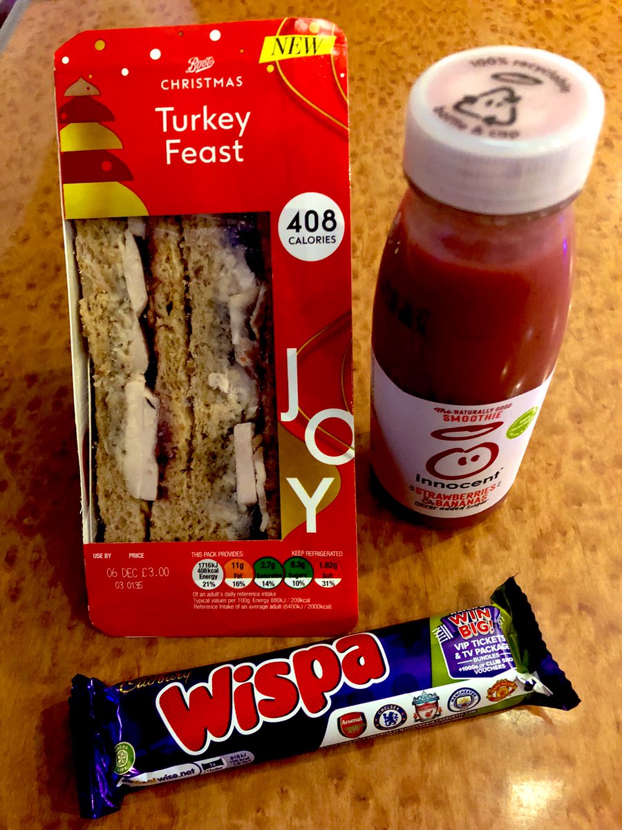 SiEdward5's tweet photo. Turkey Feast @BootsUK an average showing, stuffing and bacon top dawg 🐶 in the sandwich but turkey and bread are uninspiring. Kudos for the quantum of cranberry👌but at £3.99 for the meal deal, better value exists elsewhere for a sandwich of this quality 2.5/5🎄🥪 #crispshortage https://t.co/rmxcvIhCdK