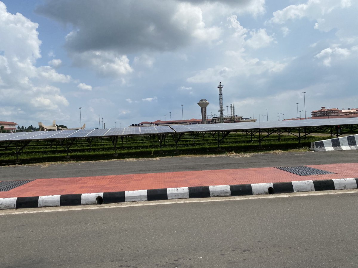 anandmahindra's tweet photo. Leaving Kochi after a rewarding ⁦group conference. The airport⁩ is compact, designed using local architectural motifs &amp; is clean &amp; efficient. The 1st private airport in the country, the 1st in the world to be fully solar powered. This is a model for ALL airports. 👏🏼👏🏼👏🏼 https://t.co/m6sv7Hxh1x