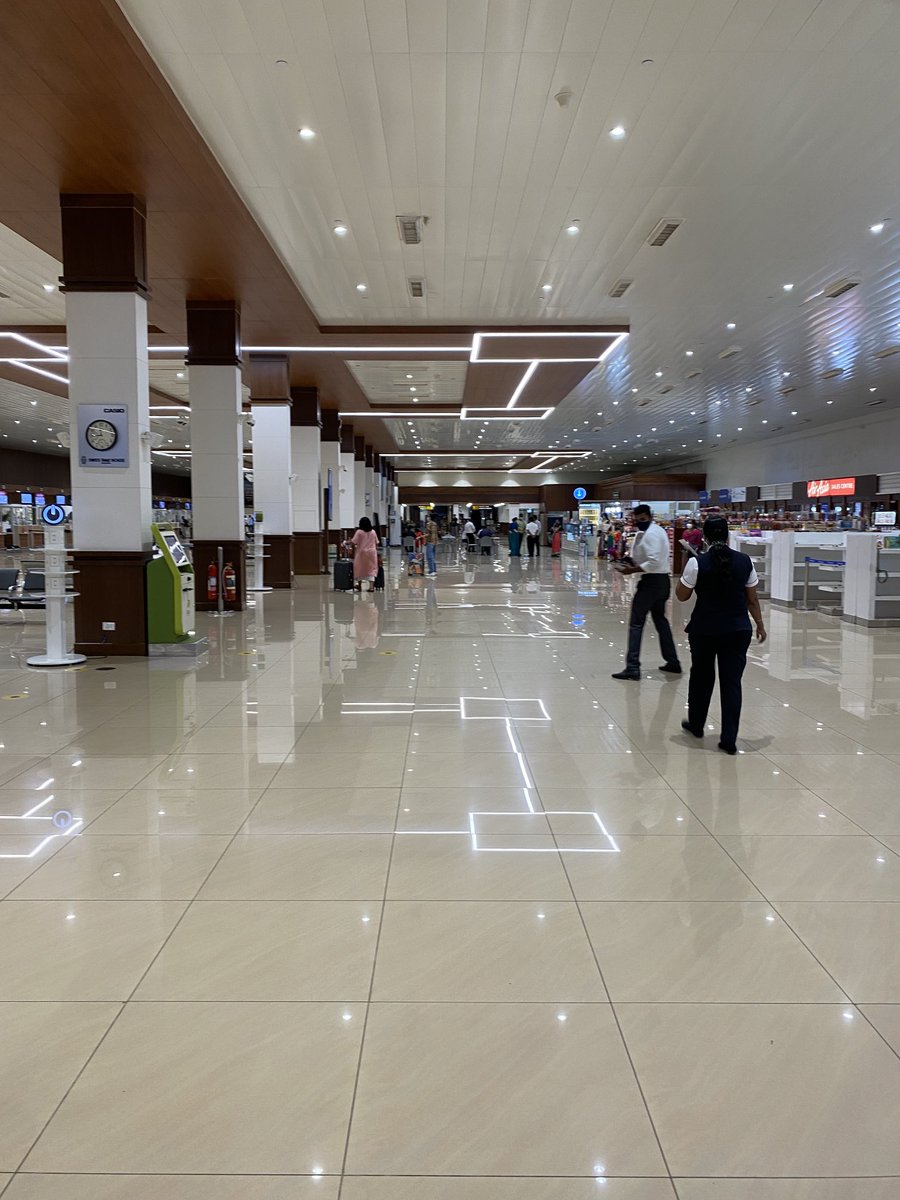 anandmahindra's tweet photo. Leaving Kochi after a rewarding ⁦group conference. The airport⁩ is compact, designed using local architectural motifs &amp; is clean &amp; efficient. The 1st private airport in the country, the 1st in the world to be fully solar powered. This is a model for ALL airports. 👏🏼👏🏼👏🏼 https://t.co/m6sv7Hxh1x