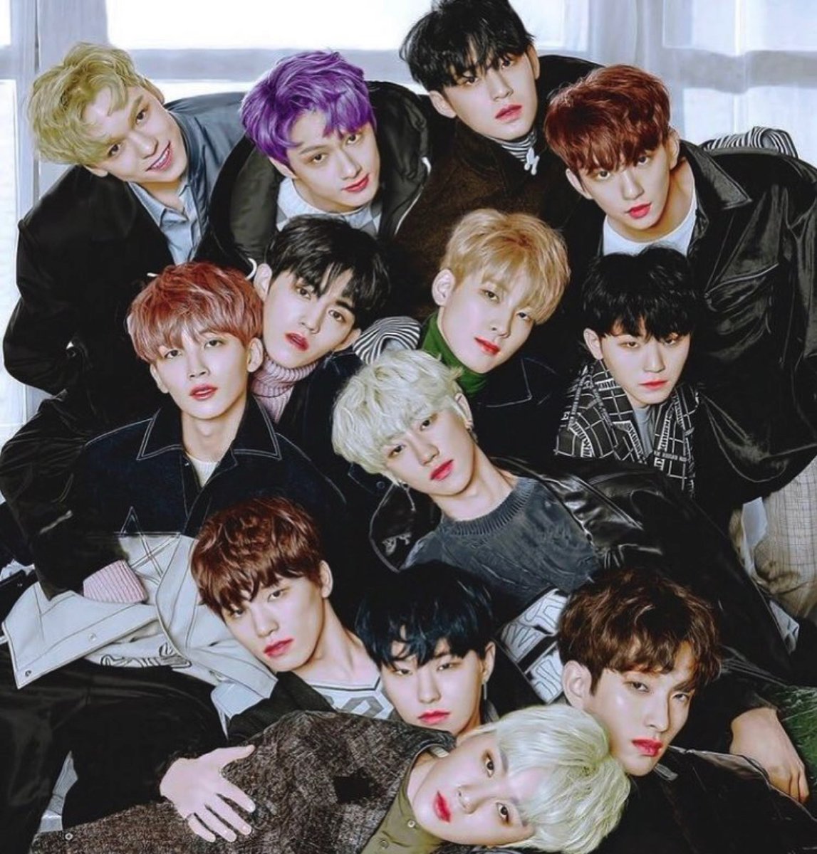 peace_carat's tweet photo. #MAMAVOTE #seventeen 
격차 또또 줄어든다ㅜㅡㅜ 마지막까지 힘내봅시다 우리 애들 상받아야죠🔥 https://t.co/NENtRZN5TS