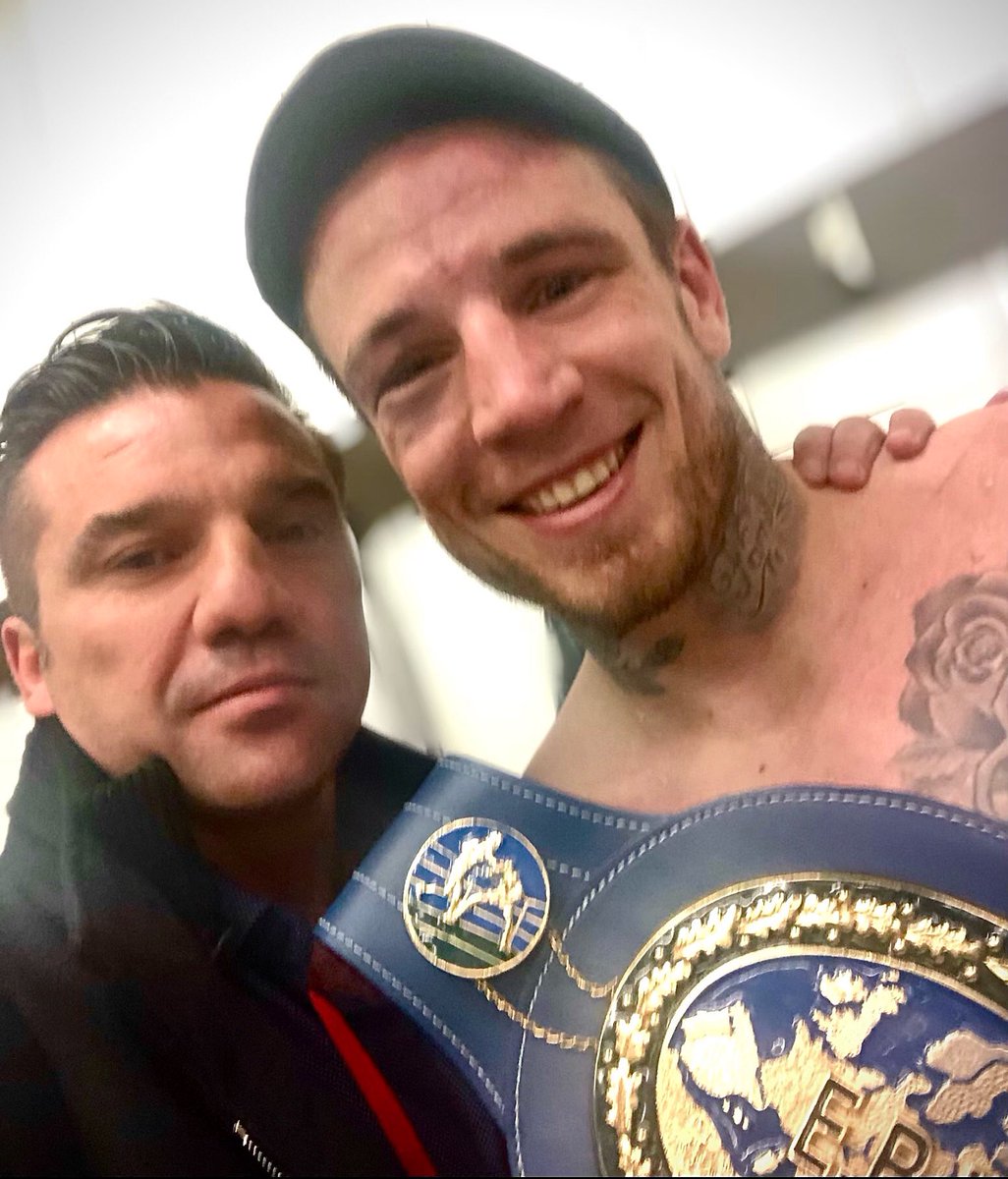 Rayitosanchez's tweet photo. @LejarragaKerman #zorionak !!
#boxeo #boxing #KermanLejarraga #elrevolverdemorga #bilbao #LejarragaFlatley https://t.co/EkgrhnaqGz