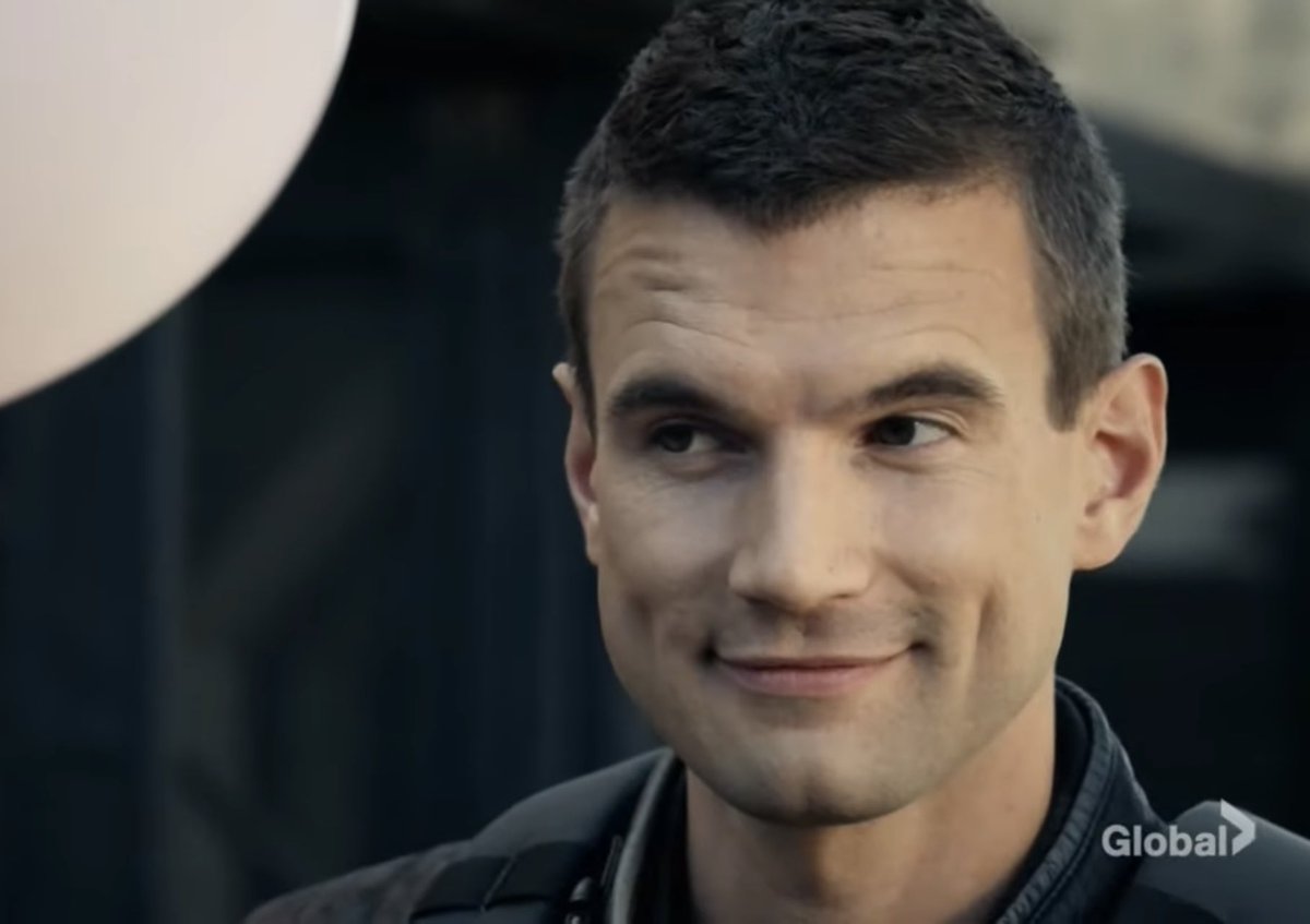 FandomKate98's tweet photo. This scene is another lightbulb moment -Chris realising Street can’t be just one of the boys on the team anymore, no more silly pranks cause he is serious about her, their bond is different, come on he’s pretty much her boyfriend - let’s make it happen already guys 🤷🏻‍♀️👀😭 #stris https://t.co/gkOvI98ACV