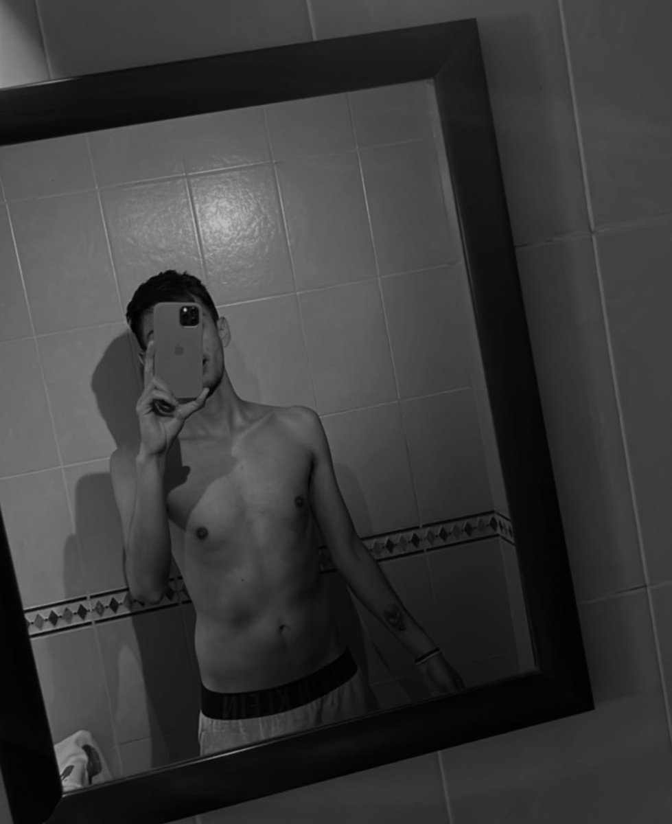 arturocks_'s tweet photo. Ustedes ven un flaquillo pero es un cuerpo recuperándose de una situación de salud que pudo ser muy grave y este ha sido mi mejor peso en los últimos 6 meses, estoy muy orgulloso de este avance y vamos por más!!! #fuckbodyshaming 🖕🏽 https://t.co/lNkSOLJOgs