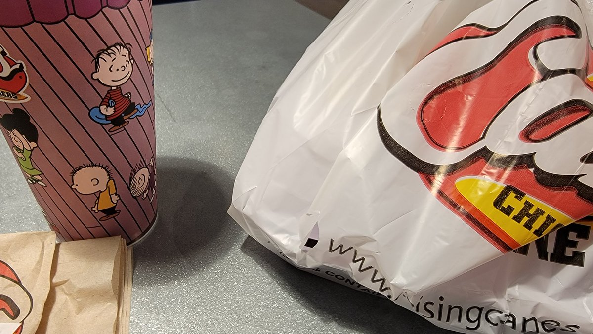 rt_evictum's tweet photo. When all ghe @raisingcanes around you are open past 11pm. @Repullze @thefuturewbc got me some of the good stuff
#butterofbothsides #extratoast https://t.co/2h8UxOagdy