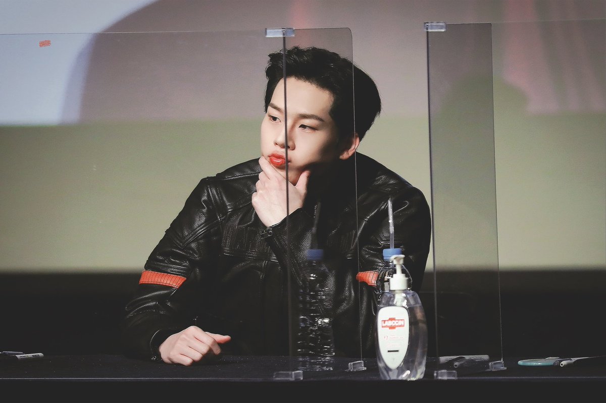 Hoxication1006's tweet photo. #주헌 #JOOHONEY
@OfficialMonstaX https://t.co/BwLqjBfa0A