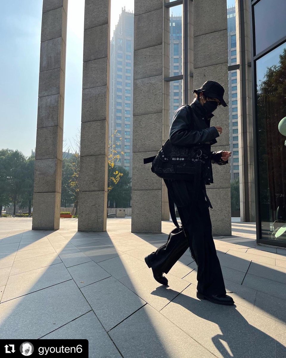 syte_etys's tweet photo. #Repost @gyouten6 with @make_repost
🌞
#theshopyohjiyamamoto
#yohjiyamamoto
#syteyohjiyamamoto
#yohjiyamamotopourhomme
#ys #y3 #syte #groundy #limifeu #gothic
#山本耀司 #ヨウジヤマモト
#ysformen #sense #bracelet
#leatherblouson
#leatherjacket #studsjacket
#レザーgジャン https://t.co/y1omibRGtt