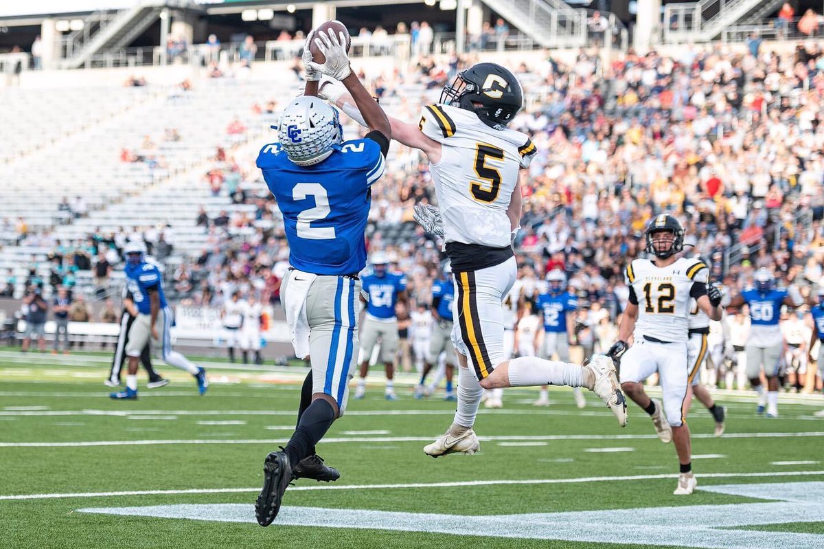 marrijohnson2's tweet photo. Catch from last high school game💙
@BenThomasPreps @PrepsAlabama00 
@GoChoctaws_FB https://t.co/HkrU8Dtq1V