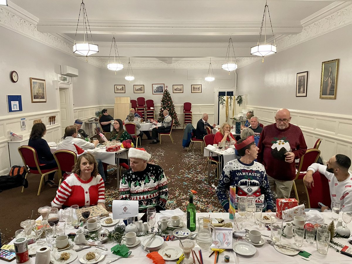 5492Lodge's tweet image. A great Beddington Lodge Christmas Party - especially after not doing one last year. We had great food, followed by a Xmas Quiz, Games, Carols and a Xmas present raffle. Merry Christmas everyone! #SurreyMason #Freemasonry #BeddingtonLodge #ChristmasParty @SurreyMason