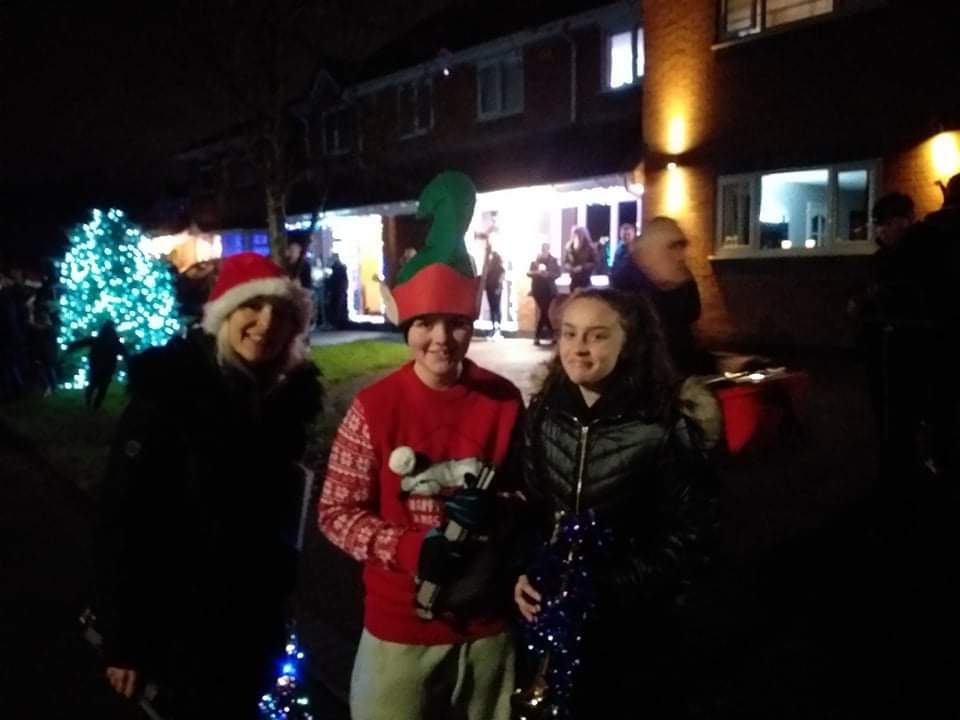 KearsleyYouthBB's tweet photo. We had a very enjoyable evening of #ChristmasCarols last night at the #Stoneclough #Bolton #ChristmasLights switch-on and other venues! Many thanks to everyone who supported us! πΊπΆπ΅ #BrassBandsAtChristmas https://t.co/KbeNV8DRXE