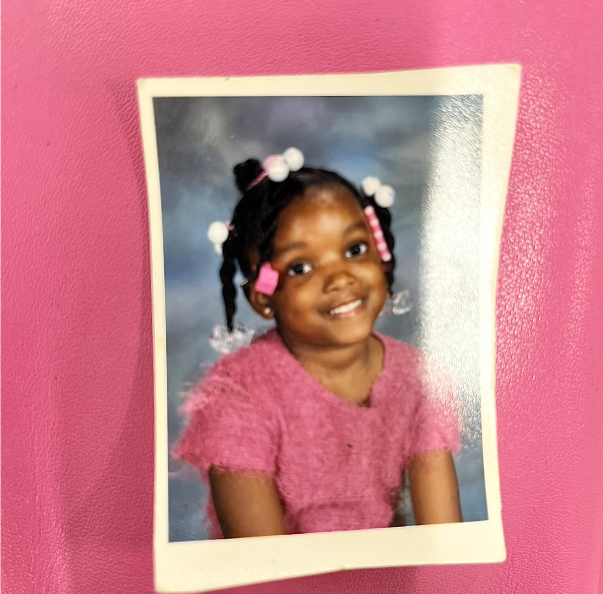ShakurBadu's tweet photo. EVERY TIME I spot this bright-eyed little girl—
I promise HER the WORLD. https://t.co/x0VCIu5KSZ