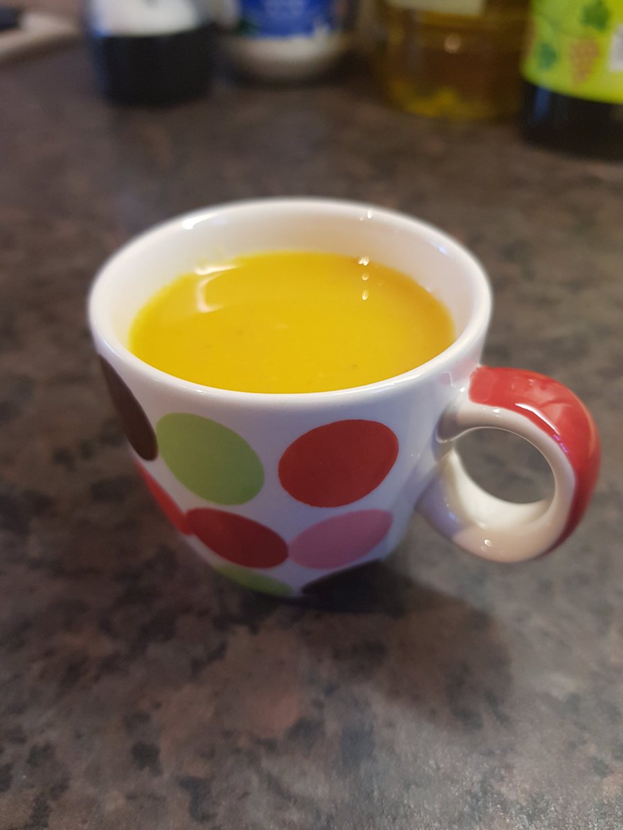 Ibby_tri's tweet photo. The season is upon us, homemade ginger & turmeric shots.
#winterisuponus #homemade #gingershot #turmeric #morningboost https://t.co/duGzAqLc4g