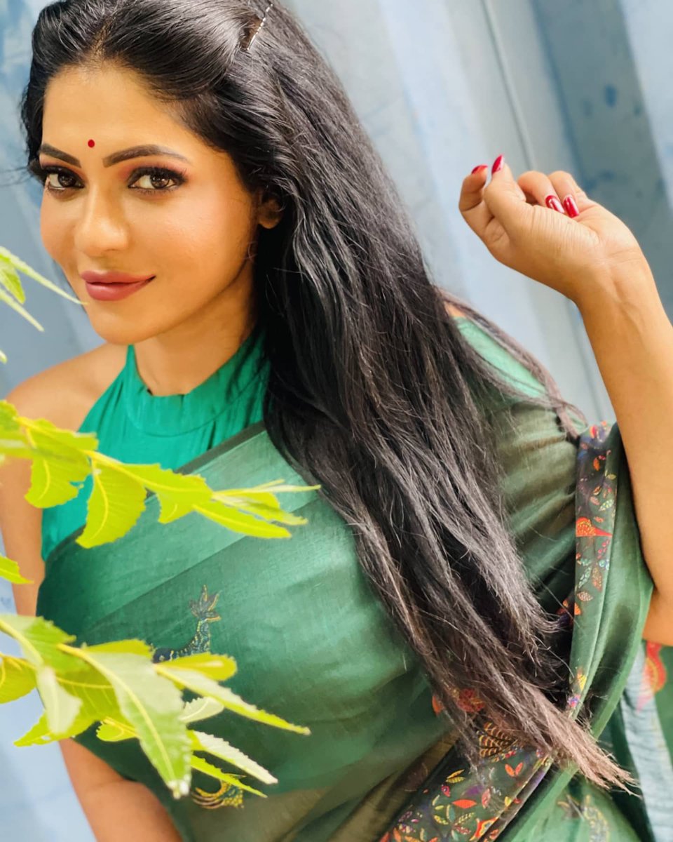 InnocentAji's tweet photo. #reshmapasupuleti
#Pushpa
#Athai https://t.co/agxAW33CKW