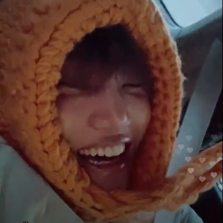 baekiosh's tweet photo. jongin hace⠀⠀⠀⠀⠀   mientras tanto
un live en ig⠀⠀⠀⠀⠀   exol latam https://t.co/YK4CVsQn8g