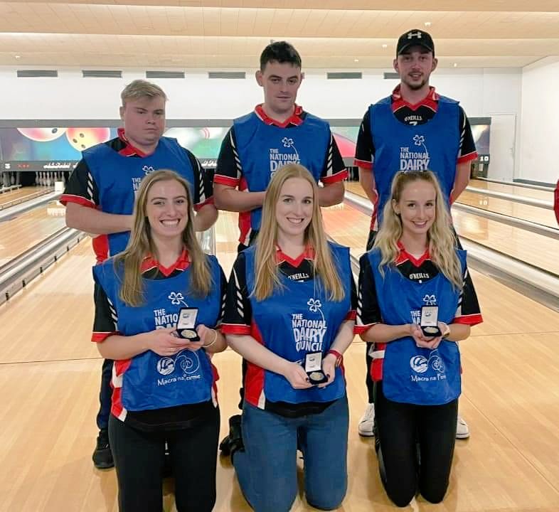 MacraCallan's tweet photo. Congratulations to our bowling stars Padraig Maher, Kieran Condon, David Melody, Avril Collins, Kate Collins and Ciara McDonald that recently placed 2nd in the National Bowling final in Dublin. They scored a whopping 639 points in total! 🏅🎉🎳 https://t.co/Beqhfj6b05