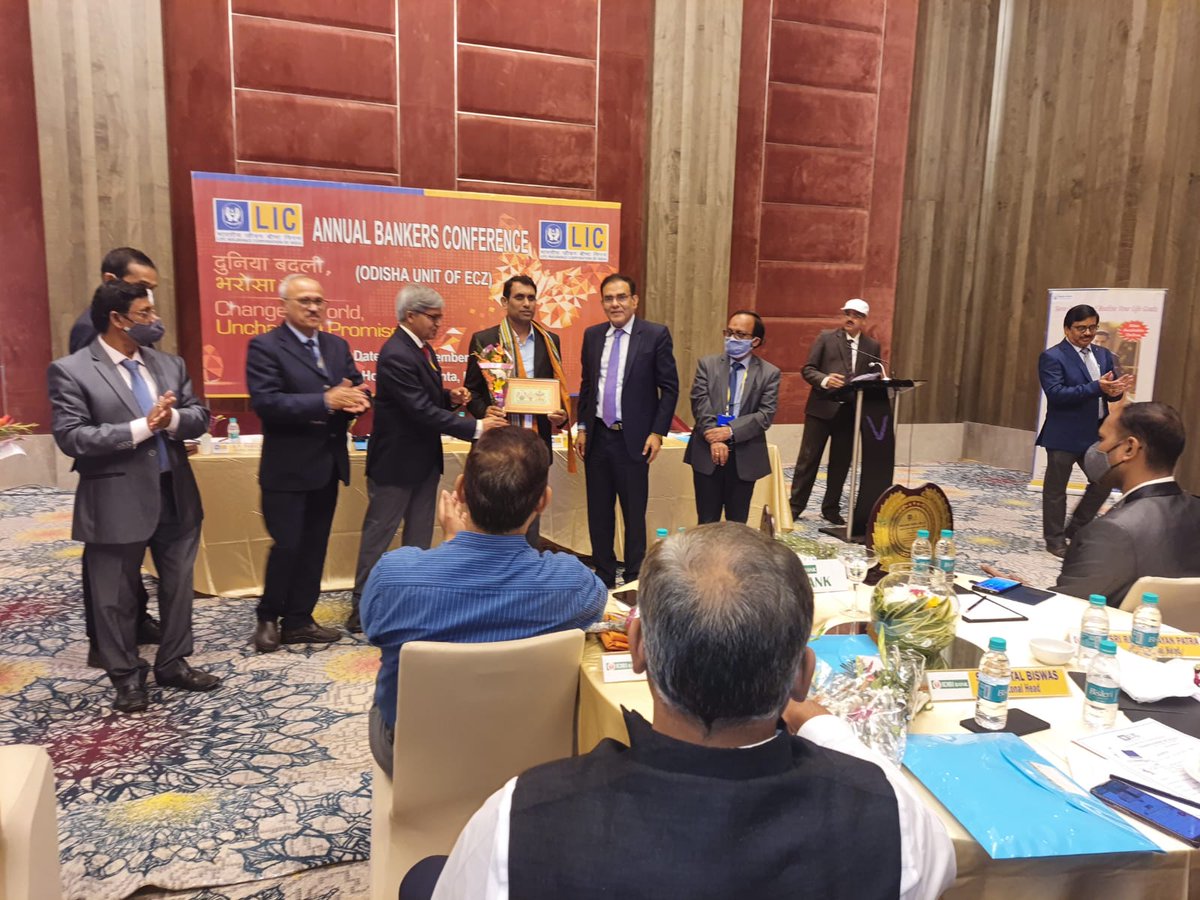 CSC SPV Odisha Insurance team got felicitated by MD LIC Shri B.C Pattnaik sir for their phenomenal performance in LIC Micro Insurance business.

<a href="/CSCegov_/">CSCeGov</a> <a href="/dintya15/">dinesh tyagi Retd IAS</a>
<a href="/sanjaykrakesh/">Sanjay K Rakesh</a> <a href="/SwornaprabhaSi1/">Swornaprabha Singh</a> <a href="/satyaboll/">Satya Bikas</a> <a href="/DillipDash2021/">Dillip Kumar Dash</a> <a href="/LICIndiaForever/">LIC India Forever</a>