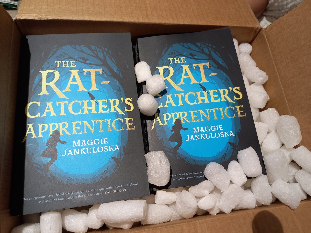 maggiejank's tweet photo. Oh hello!!! ๐๐๐
This week I got my hands on my novel. It looks, feels and smells amazing. If this is a dream don't wake me.
#OutinMarch #LoveOzMG #PreorderPlease https://t.co/8XbHEcoxVd