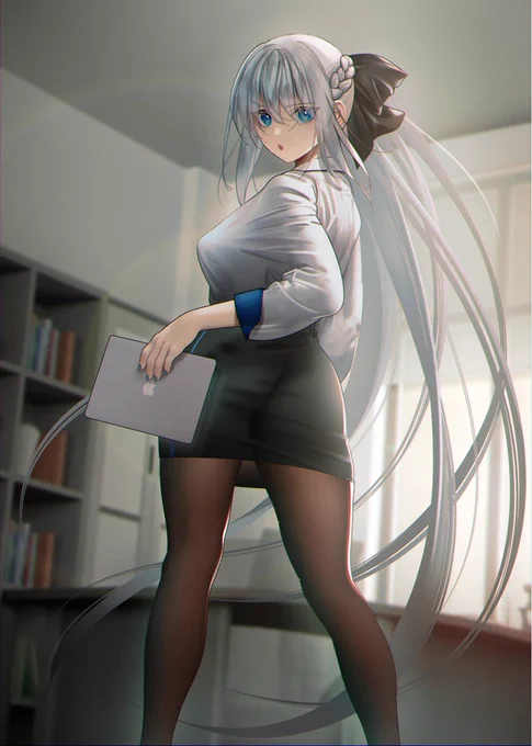 尻の形がいいOLモルガン 