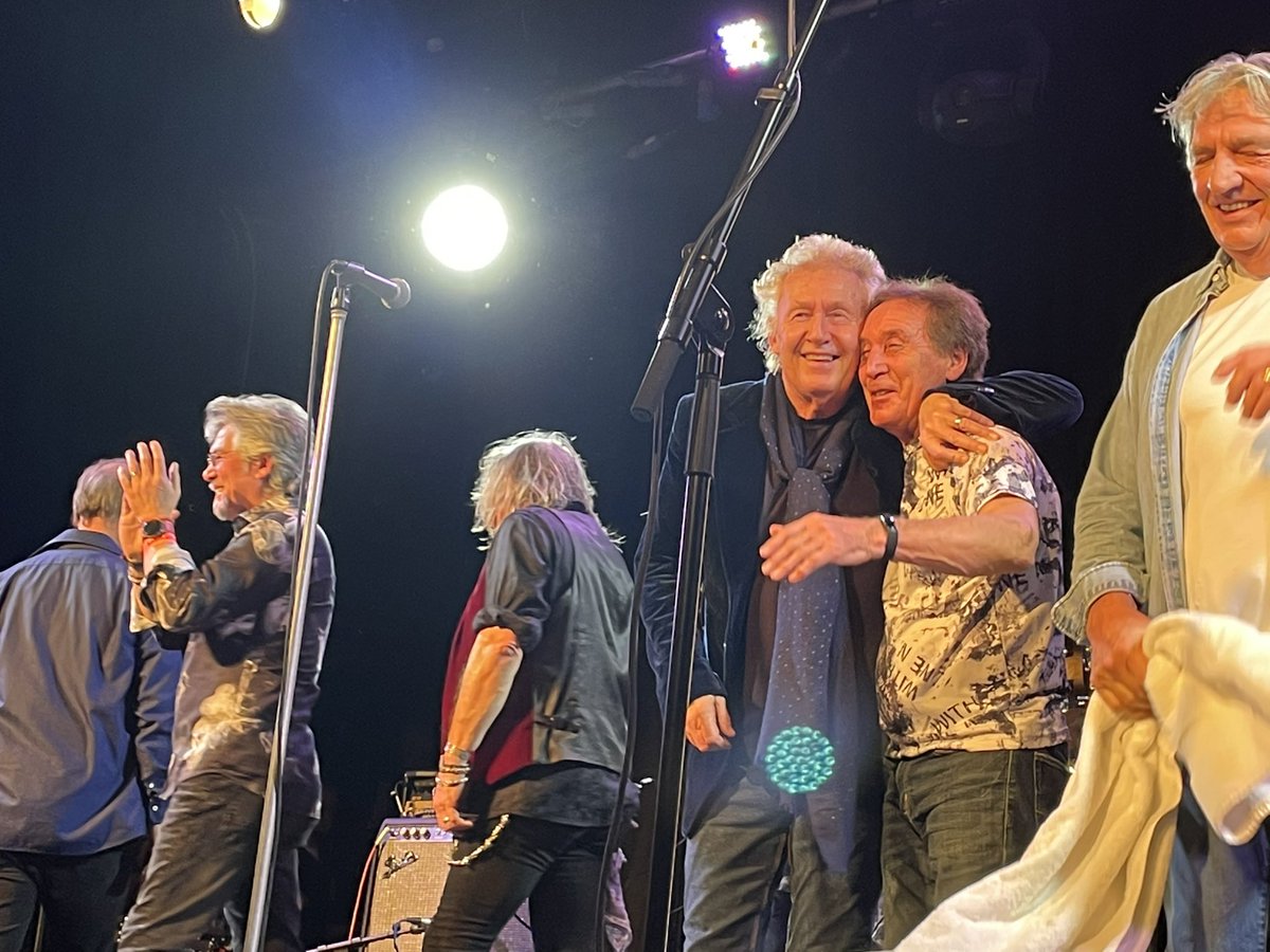 Small Faces Fan Club (@smallfacesfans) on Twitter photo Few of last nights gig @229thevenue with <a href="/KenneyJones/">Kenney Jones</a> <a href="/ValMBE/">Val Weedon</a> <a href="/JosiescottScott/">Joanne Scott</a> <a href="/MajorManor/">lee major 🥊⚽️🍺🎸</a> #smallfaces #thefaces #thewho Few of last nights gig @229thevenue with <a href="/KenneyJones/">Kenney Jones</a> <a href="/ValMBE/">Val Weedon</a> <a href="/JosiescottScott/">Joanne Scott</a> <a href="/MajorManor/">lee major 🥊⚽️🍺🎸</a> #smallfaces #thefaces #thewho