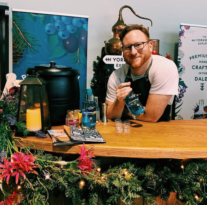 LeedsWaterside's tweet photo. Don't miss the biggest independent winter market in Leeds tomorrow! Catch it  at the Royal Armouries from 10.30am to 5.30pm with more than 100 traders selling their wares. Tickets https://t.co/62WBNpOBlz

 📷: @leedswintermarket https://t.co/89csm1oY70