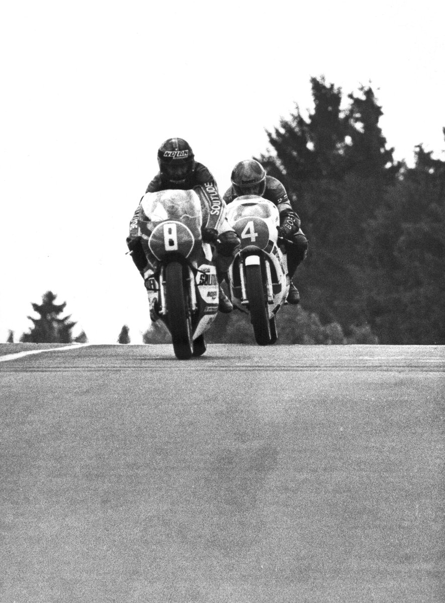 RacermediaE's tweet photo. Esta es la historia de Jon Ekerold. Sin apoyo oficial se hizo con el título de 350 contra Anton Mang, gran dominador de 250 y 350.
Un homenaje a una época y a los privados que dedicaron su vida en esos años a la competición. 
https://t.co/i3MFw2SlP1
📸  Archivo J. Ekerold https://t.co/3f8TIcvdvF
