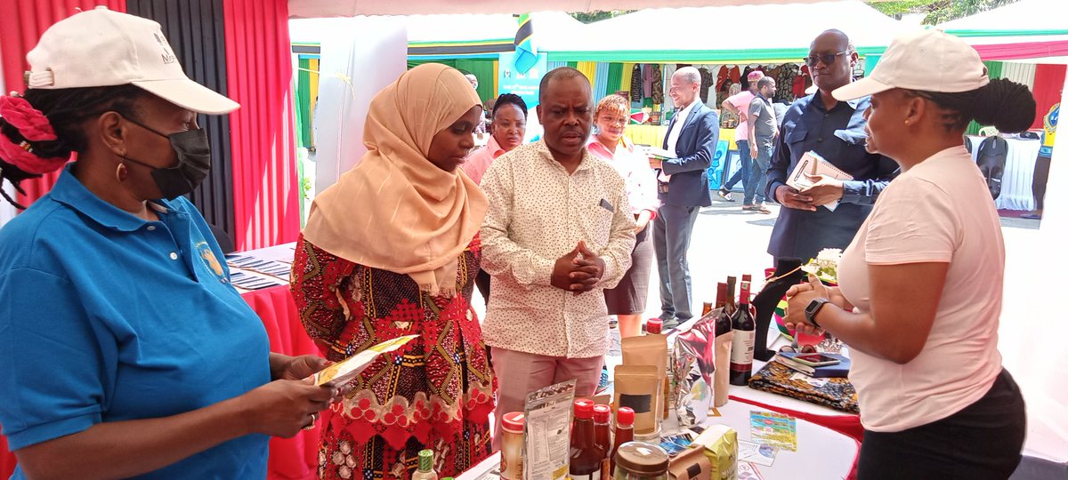 ktirus's tweet photo. The 21st EAC MSMES Trade Fair, Mwanza Tanzania, IIDEA-GIZ stand. Showcasing GIZ supported projects in East Africa. PS Office of the president Trade and investment Zanzibar and PS office of the president Zanzibar @dr_makame https://t.co/ZkSxjKw73K