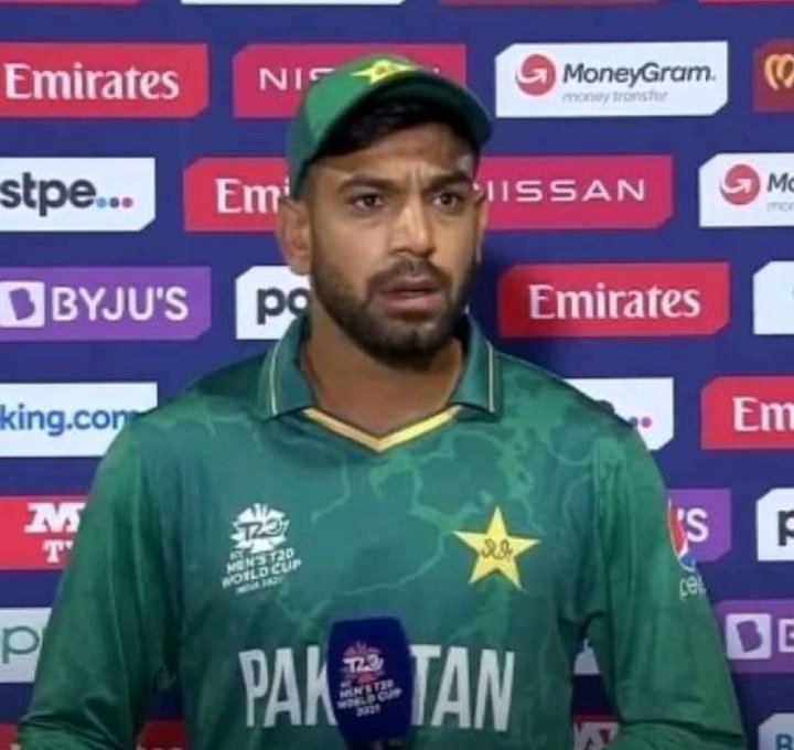 chittakukkarr's tweet image. Deewar par hi likha hota hai deewar par likhna mana hai