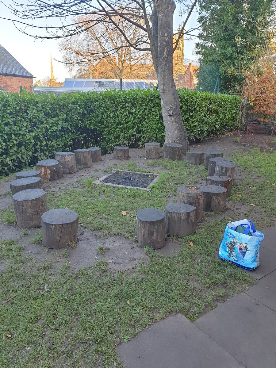 KingsStAlbans's tweet photo. So excited to welcome 26 children and their families to a #tastermorning. The sun is shining and there are science, art and forest school activities in the offing! #startofthejourney https://t.co/n2vGucTUPX