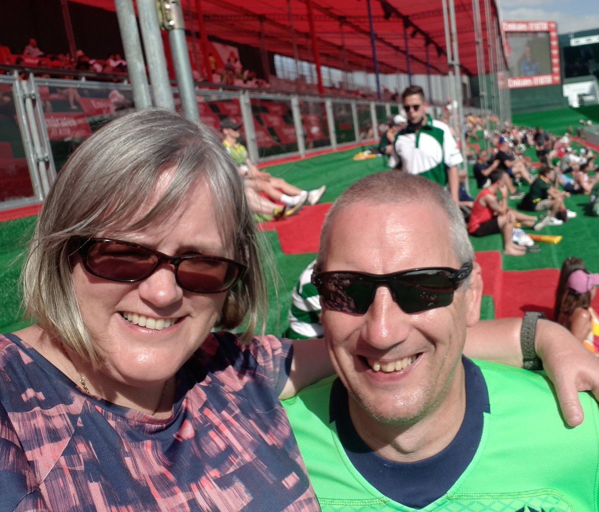 First weekend in December - what to do? Christmas shopping - no way. Only thing worth doing is heading to Dubai for the @WorldRugby7s