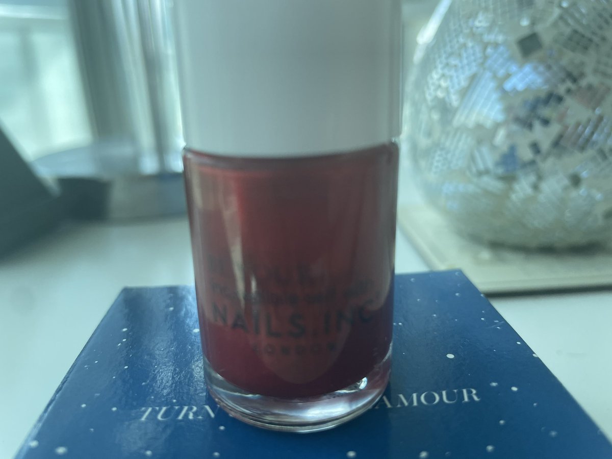 deli_tracey's tweet image. #advent day 4 #tistheseasontosparkle @Jo_Fryett 🥰😘❤️ #nails