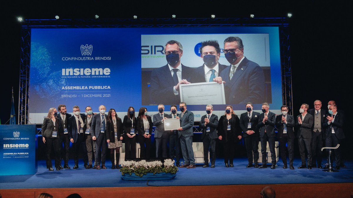 g_lippolis's tweet photo. Grazie Presidente @CarloBonomi_ , grazie Carlo per il tuo prezioso, stimolante ed appassionato intervento all’Assemblea di @conf_brindisi Hai toccato temi importanti per le imprenditrici e imprenditori del nostro territorio ed hai saputo infondere entusiasmo e fiducia. GRAZIE https://t.co/3xpLrBIZJX