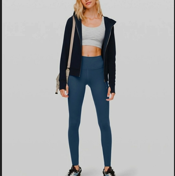 ChuckHaaland's tweet photo. So good I had to share! Check out all the items I'm loving on @Poshmarkapp #poshmark #fashion #style #shopmycloset #anthropologie #valentinogaravani #lululemonathletica: https://t.co/GyV1Orw8mU https://t.co/b75o3HxHDn